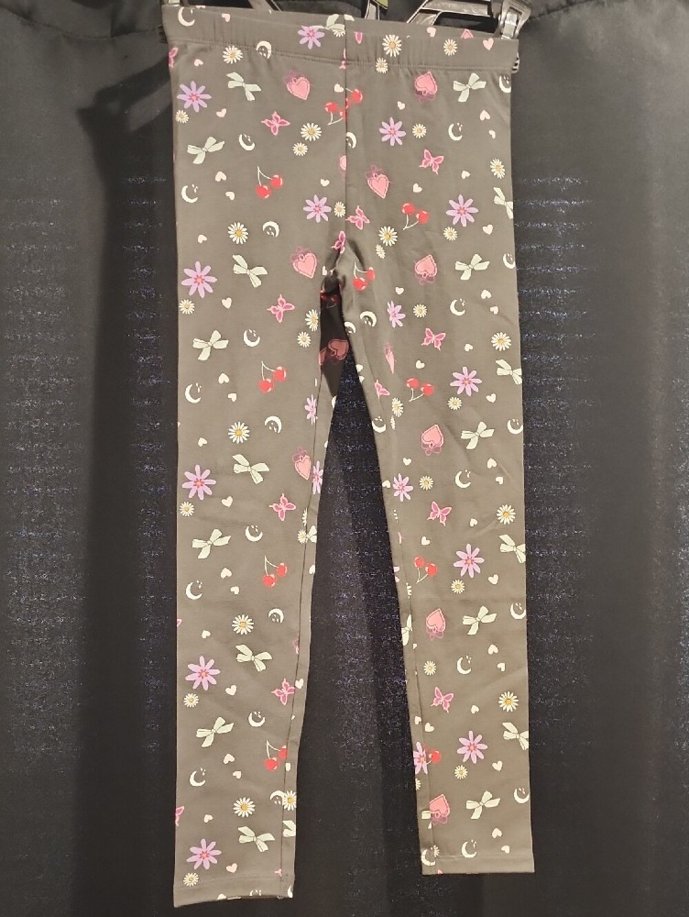 Girls' Dark Gray Floral & Heart Print Pajama Set - Cozy Long Sleeve - Picture 3 of 3